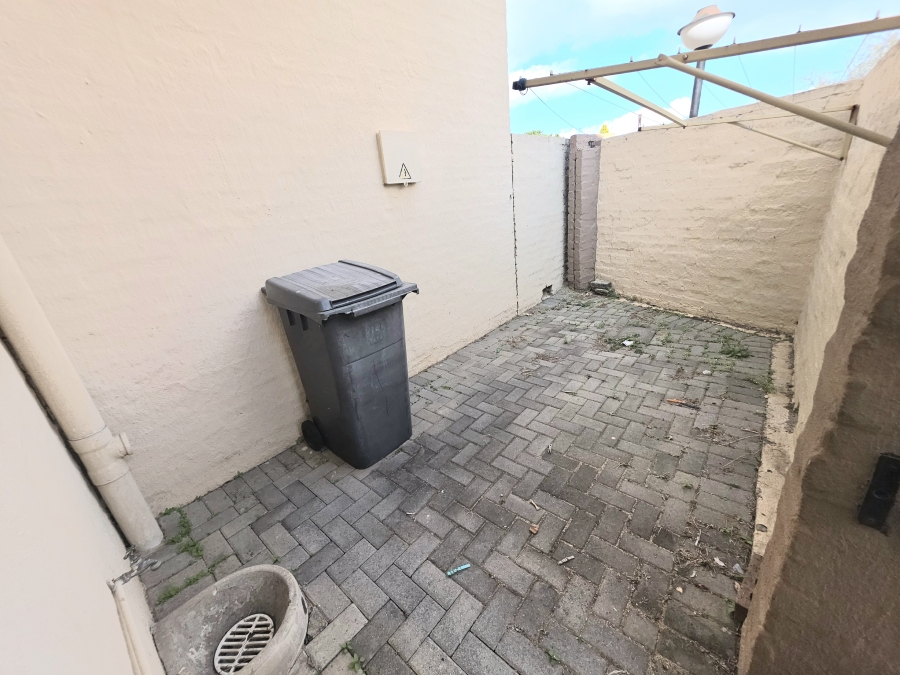 2 Bedroom Property for Sale in Noordwyk Gauteng