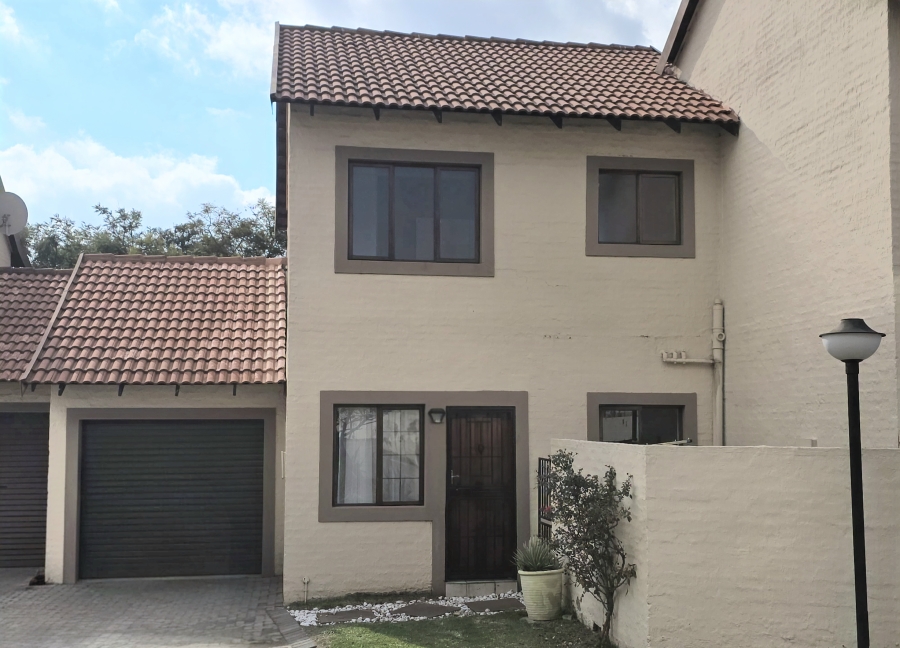 2 Bedroom Property for Sale in Noordwyk Gauteng