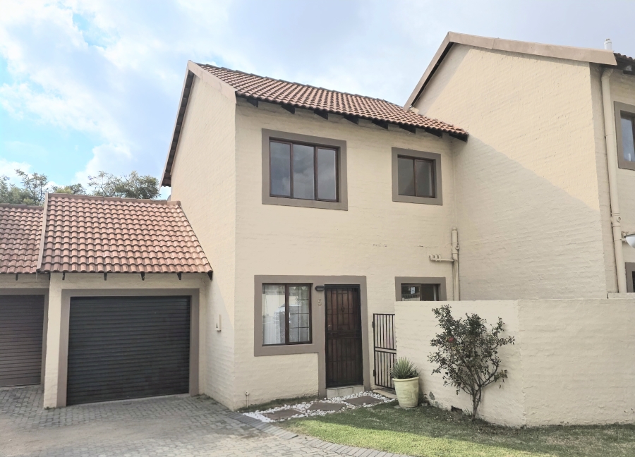 2 Bedroom Property for Sale in Noordwyk Gauteng