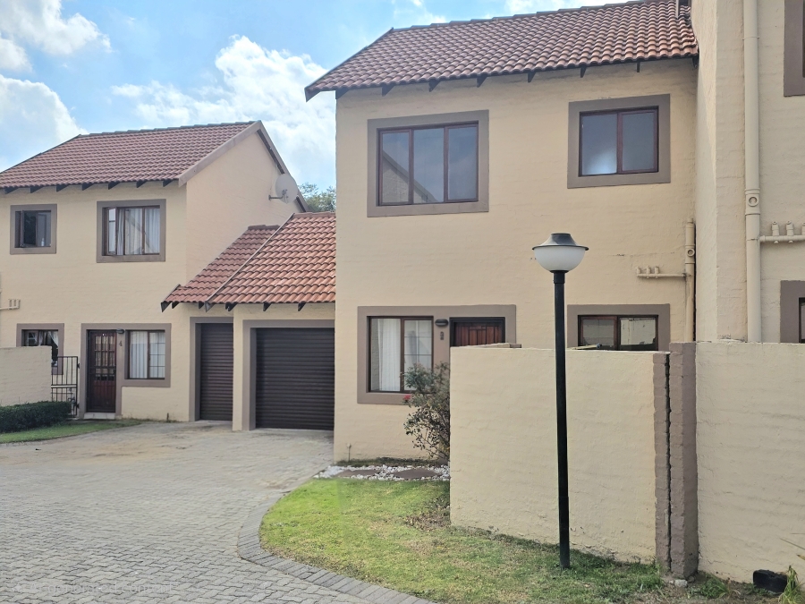 2 Bedroom Property for Sale in Noordwyk Gauteng