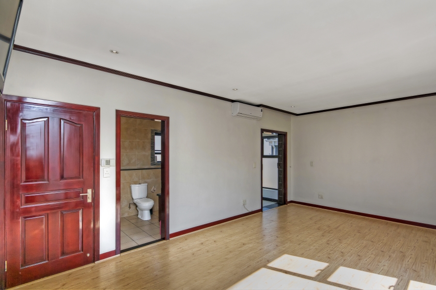 3 Bedroom Property for Sale in Erand Gardens Gauteng