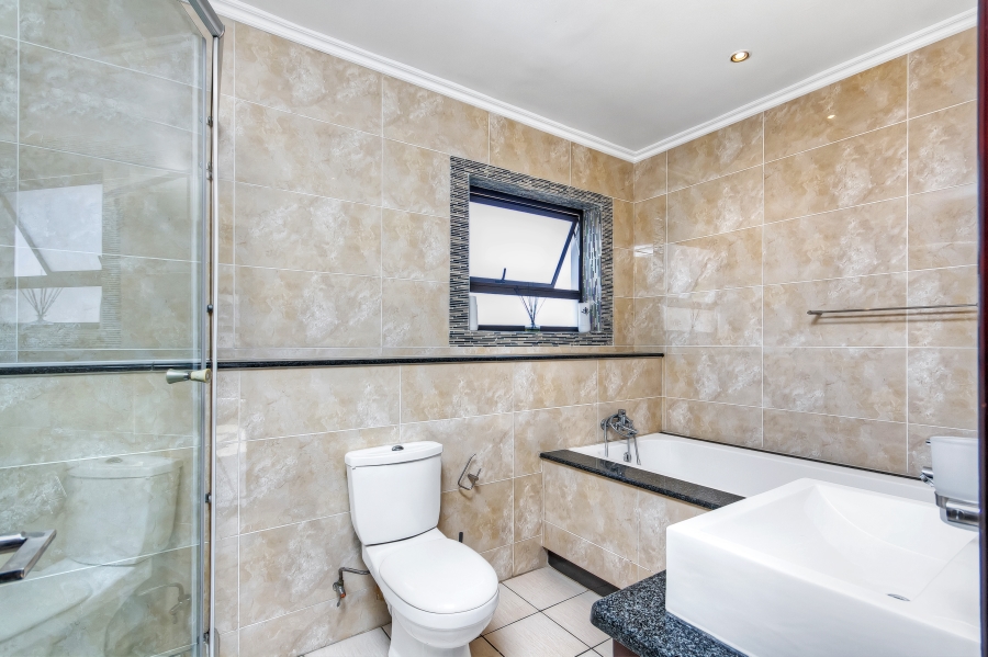 3 Bedroom Property for Sale in Erand Gardens Gauteng