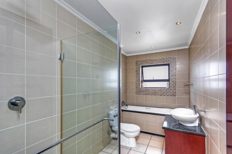 3 Bedroom Property for Sale in Erand Gardens Gauteng