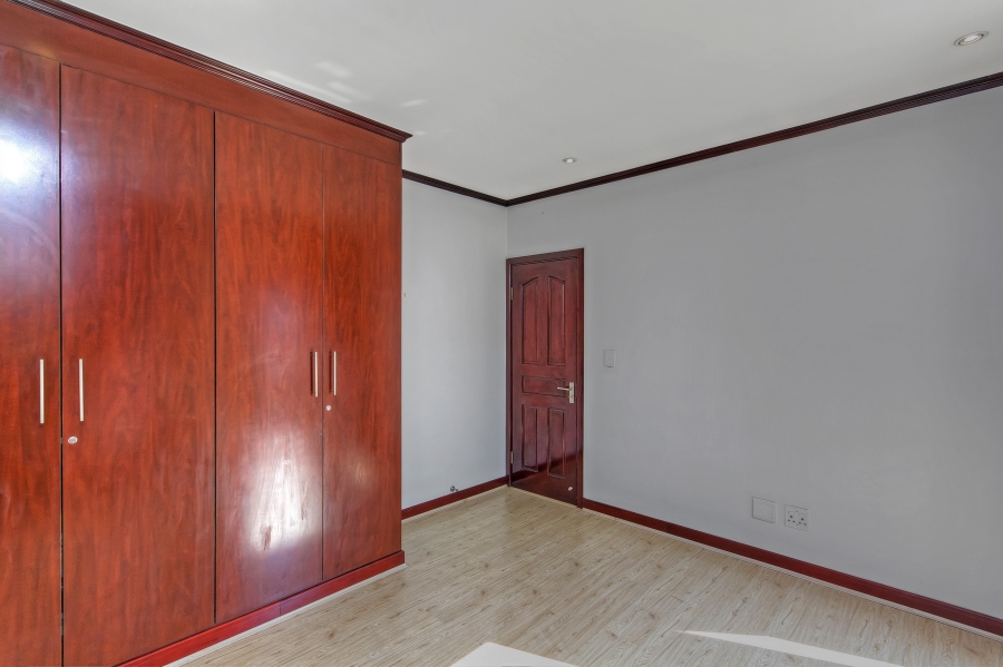 3 Bedroom Property for Sale in Erand Gardens Gauteng