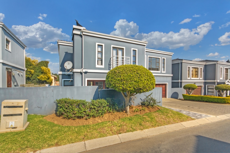 3 Bedroom Property for Sale in Erand Gardens Gauteng