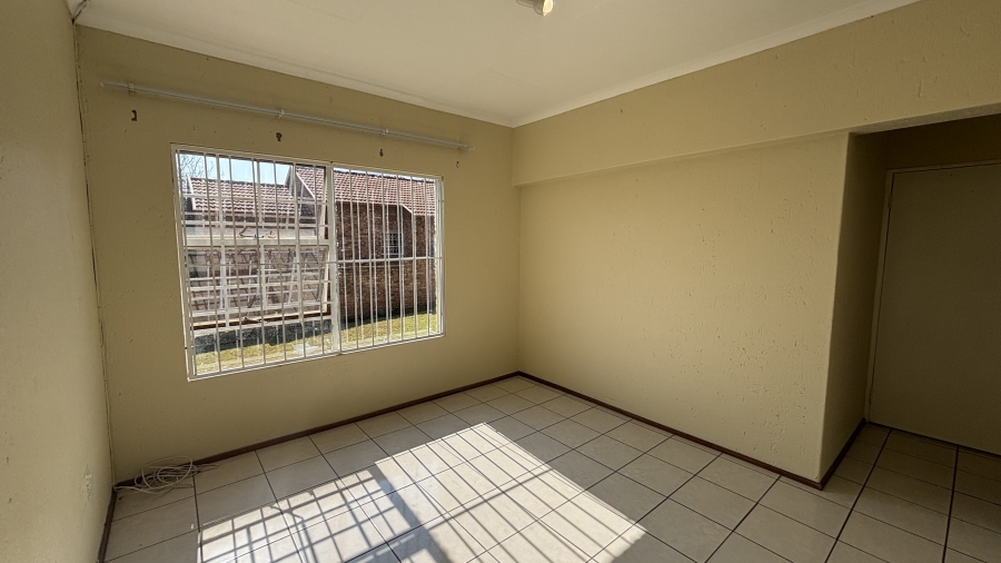 To Let 2 Bedroom Property for Rent in Kyalami Hills Gauteng