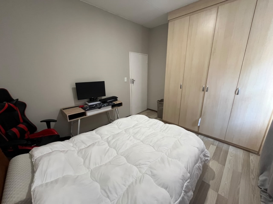 2 Bedroom Property for Sale in Lonehill Gauteng