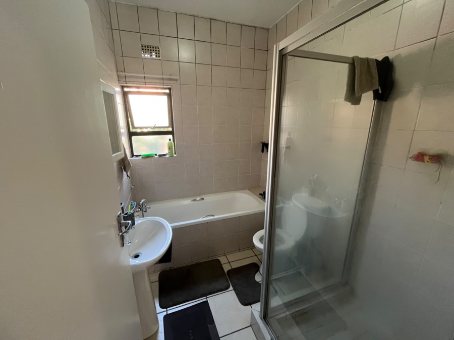 2 Bedroom Property for Sale in Lonehill Gauteng