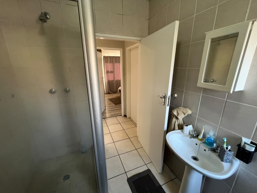 2 Bedroom Property for Sale in Lonehill Gauteng