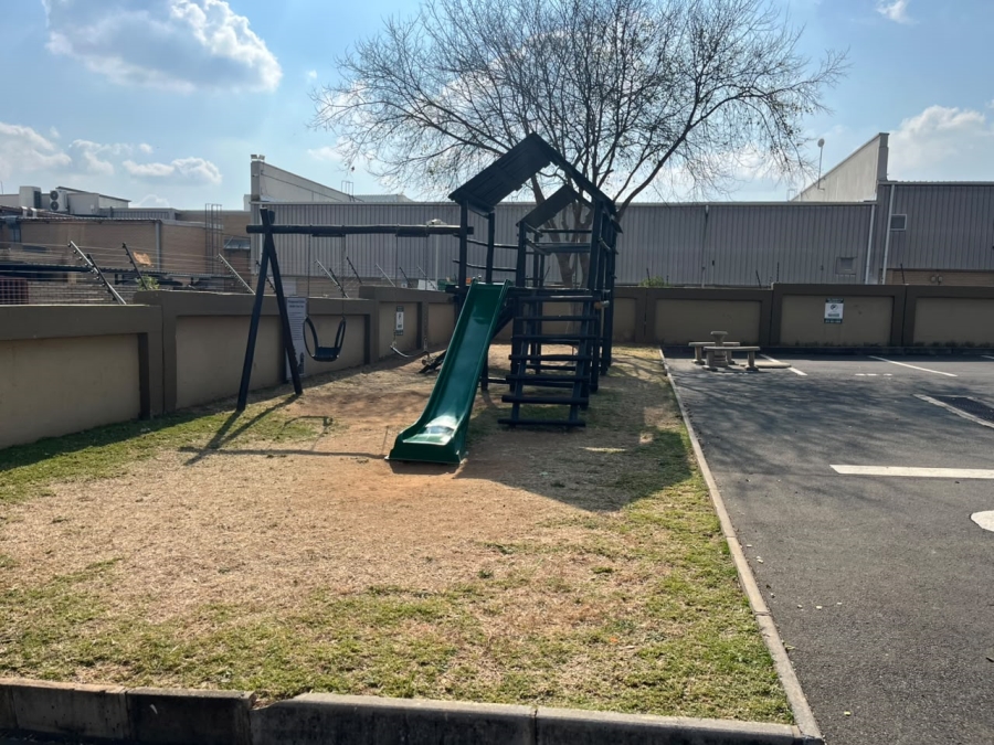 2 Bedroom Property for Sale in Lonehill Gauteng