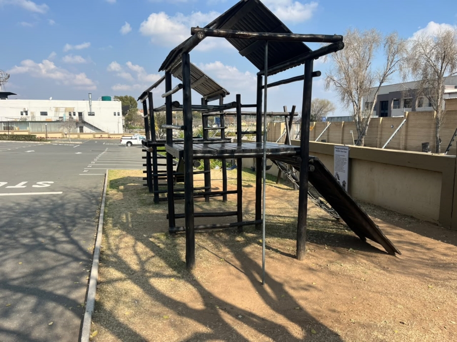 2 Bedroom Property for Sale in Lonehill Gauteng