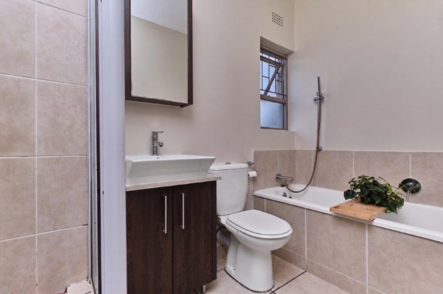 1 Bedroom Property for Sale in Sunninghill Gauteng