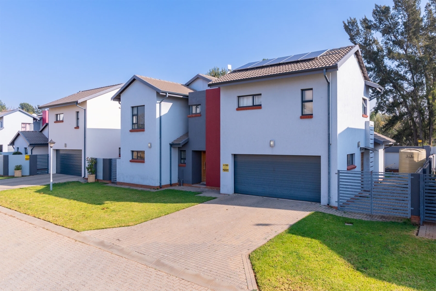 5 Bedroom Property for Sale in Pomona Gauteng