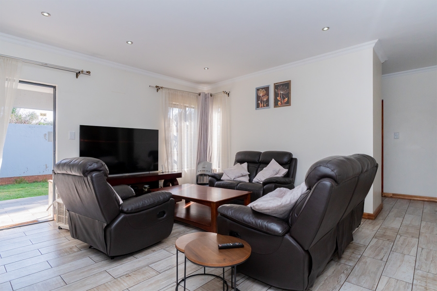 5 Bedroom Property for Sale in Pomona Gauteng