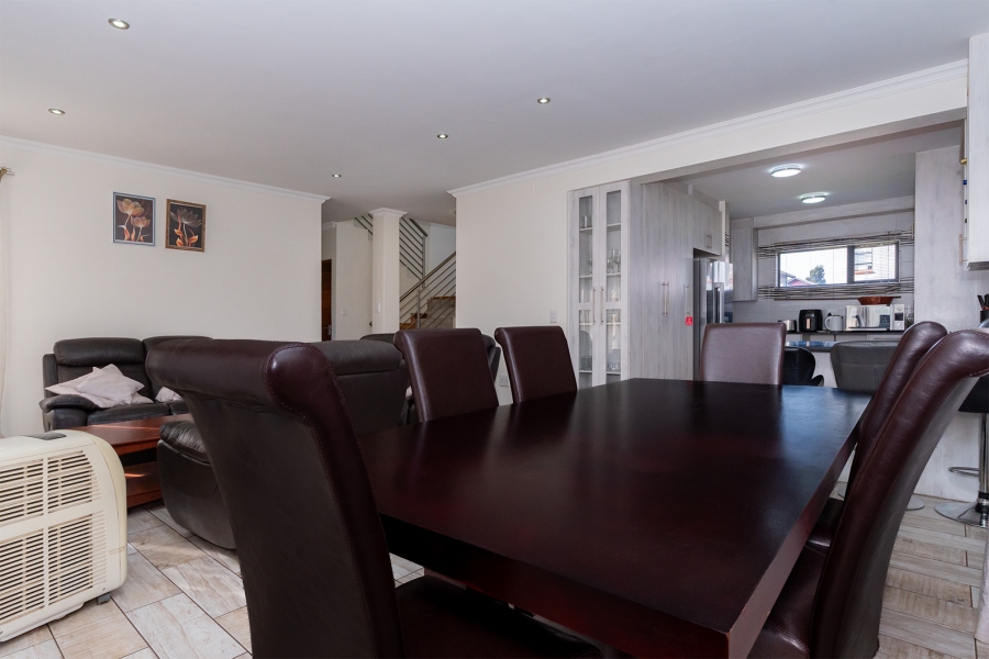 5 Bedroom Property for Sale in Pomona Gauteng