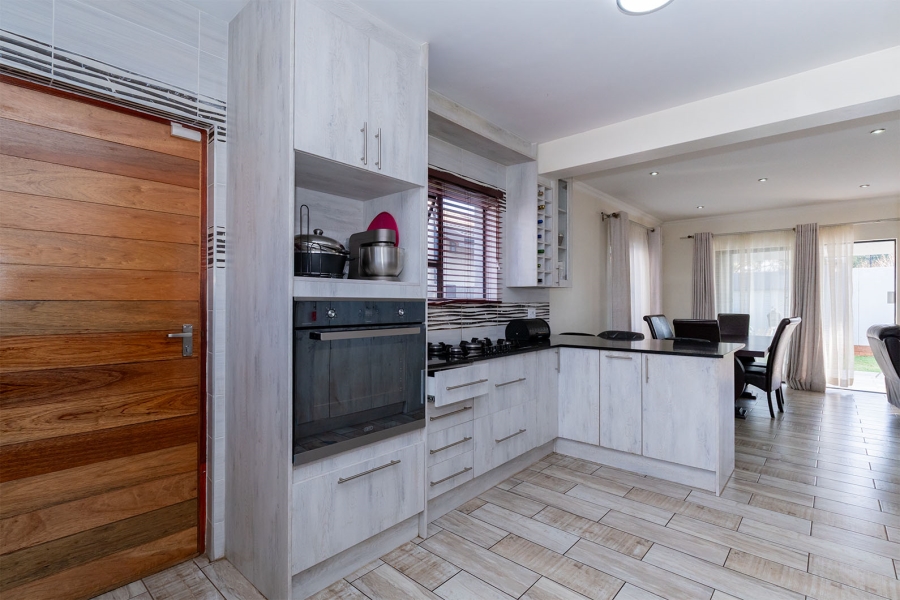 5 Bedroom Property for Sale in Pomona Gauteng