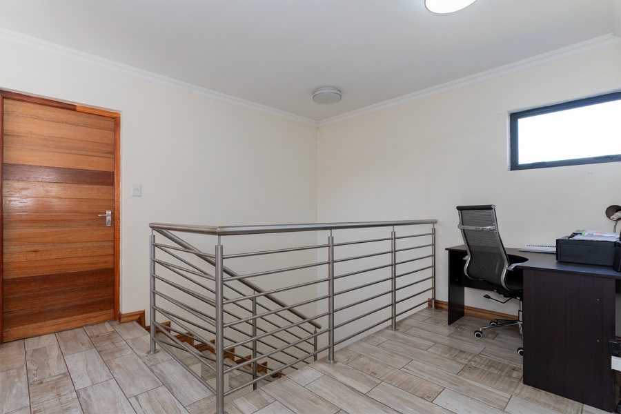 5 Bedroom Property for Sale in Pomona Gauteng