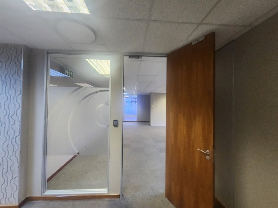 To Let Commercial Property for Rent in Wierda Valley Gauteng