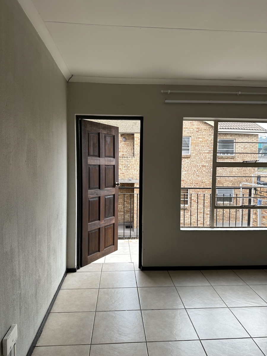 2 Bedroom Property for Sale in Honeypark Gauteng