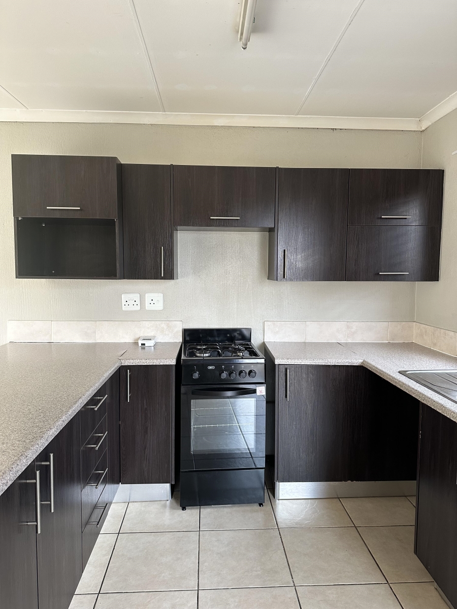 2 Bedroom Property for Sale in Honeypark Gauteng