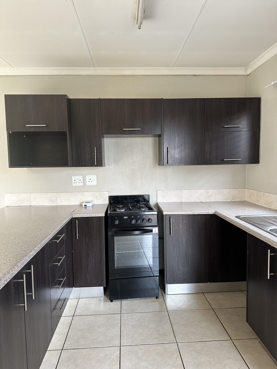 2 Bedroom Property for Sale in Honeypark Gauteng