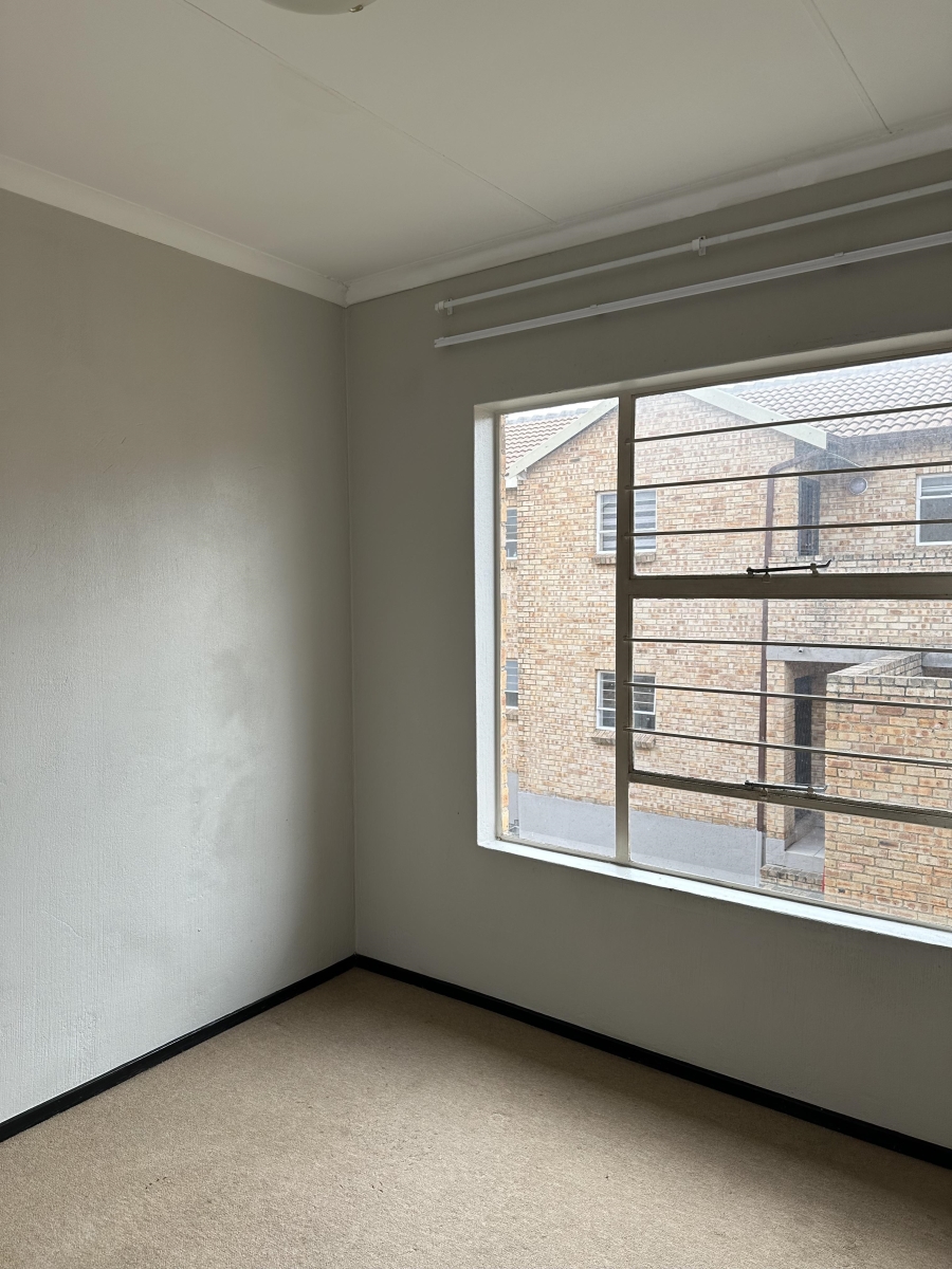 2 Bedroom Property for Sale in Honeypark Gauteng