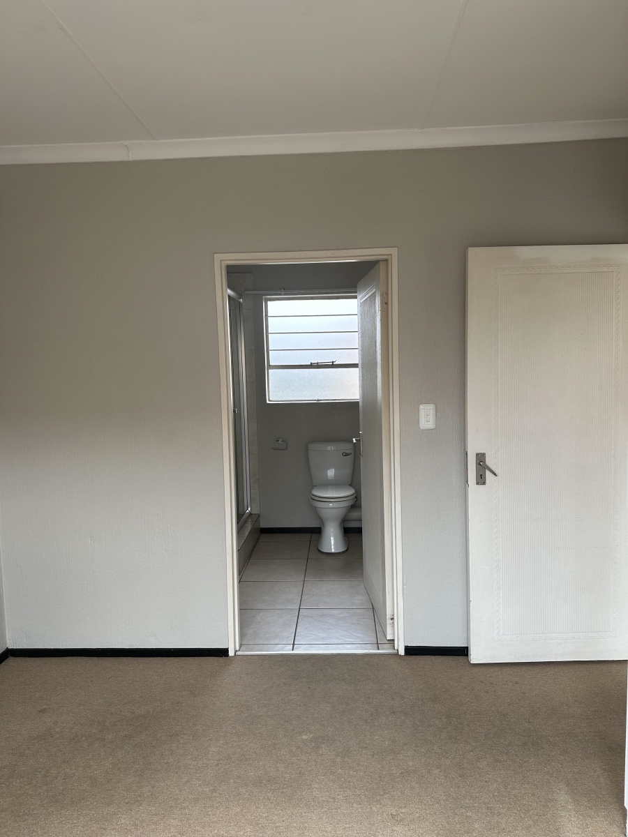 2 Bedroom Property for Sale in Honeypark Gauteng