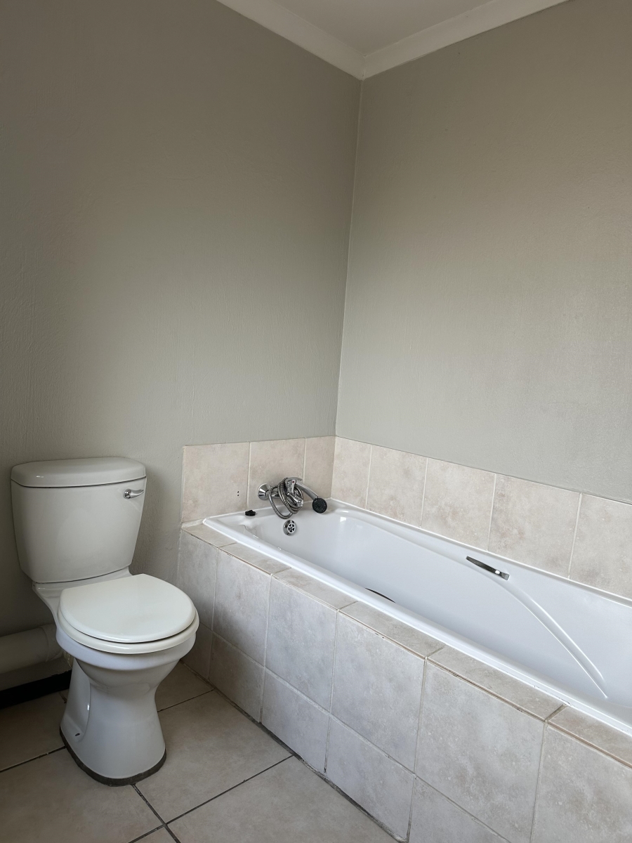 2 Bedroom Property for Sale in Honeypark Gauteng