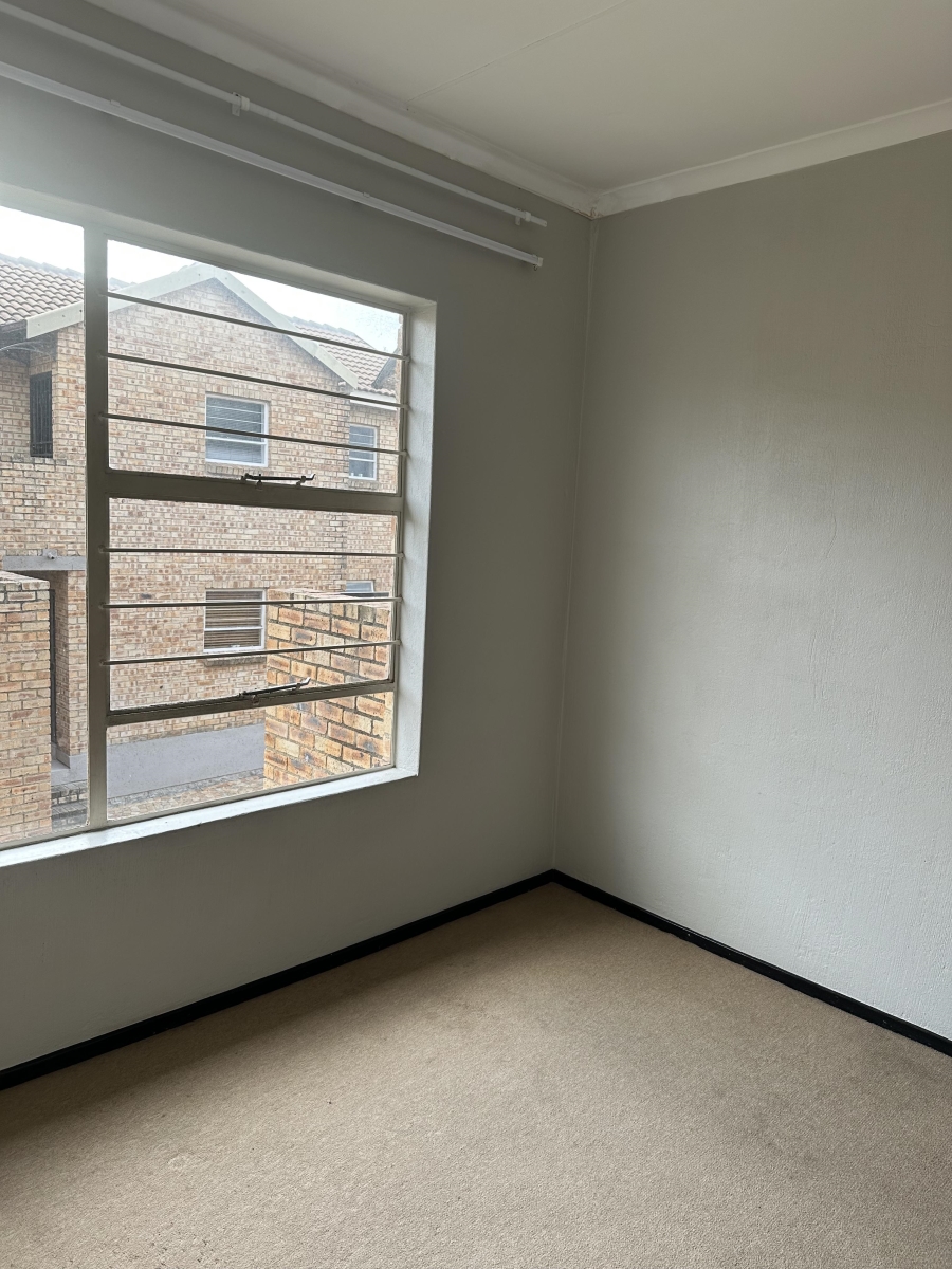 2 Bedroom Property for Sale in Honeypark Gauteng