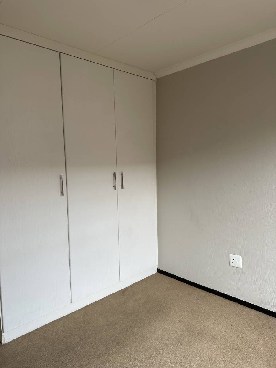 2 Bedroom Property for Sale in Honeypark Gauteng