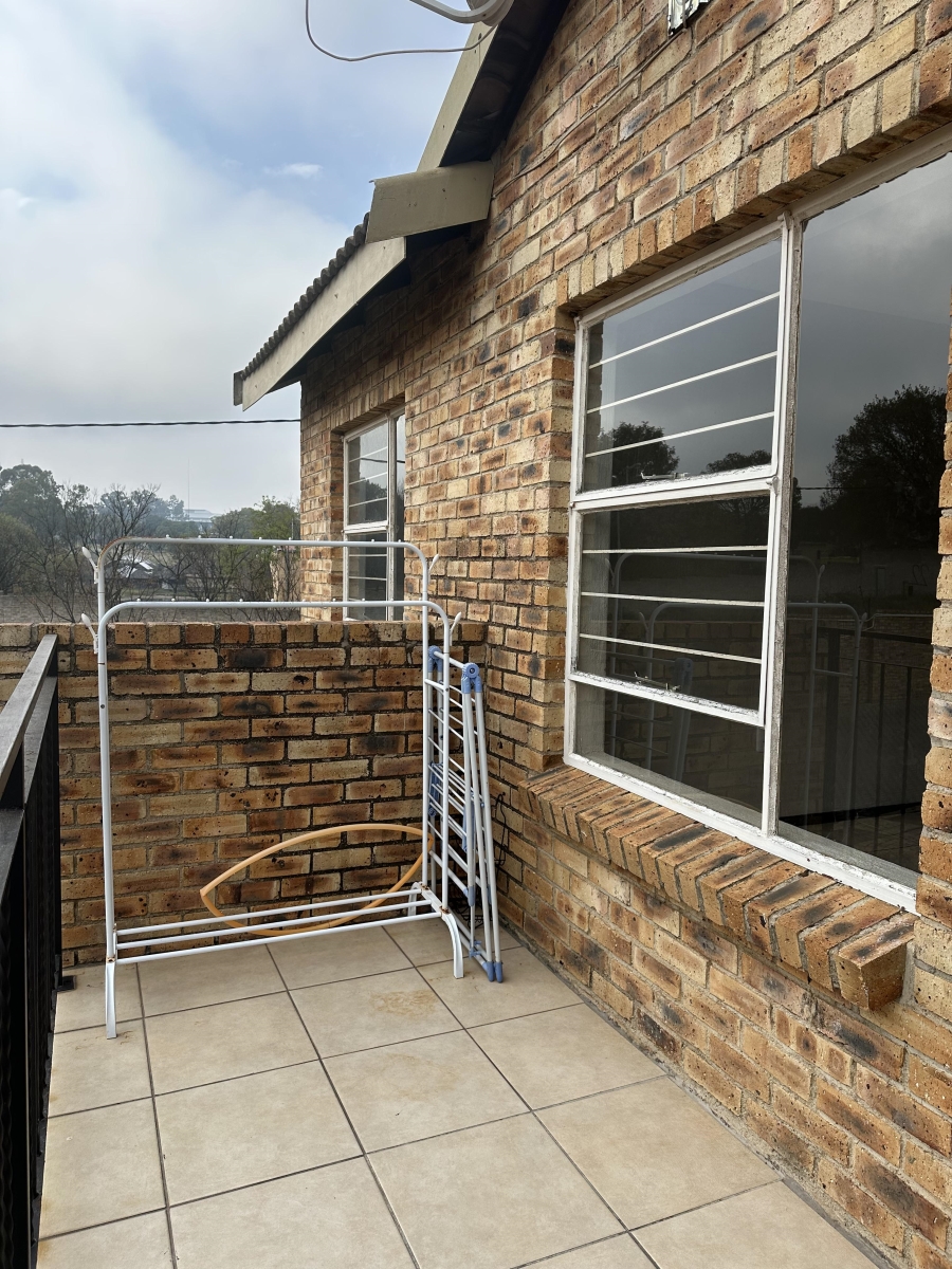 2 Bedroom Property for Sale in Honeypark Gauteng