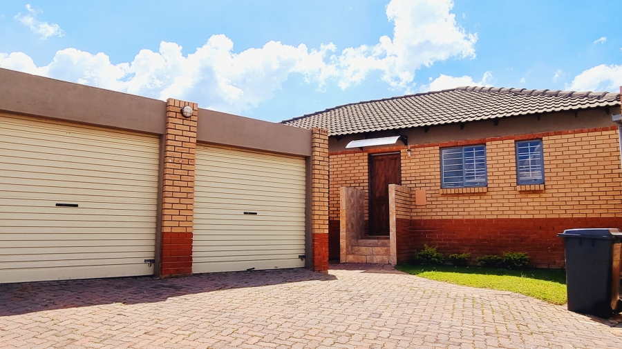 3 Bedroom Property for Sale in Halfway Gardens Gauteng
