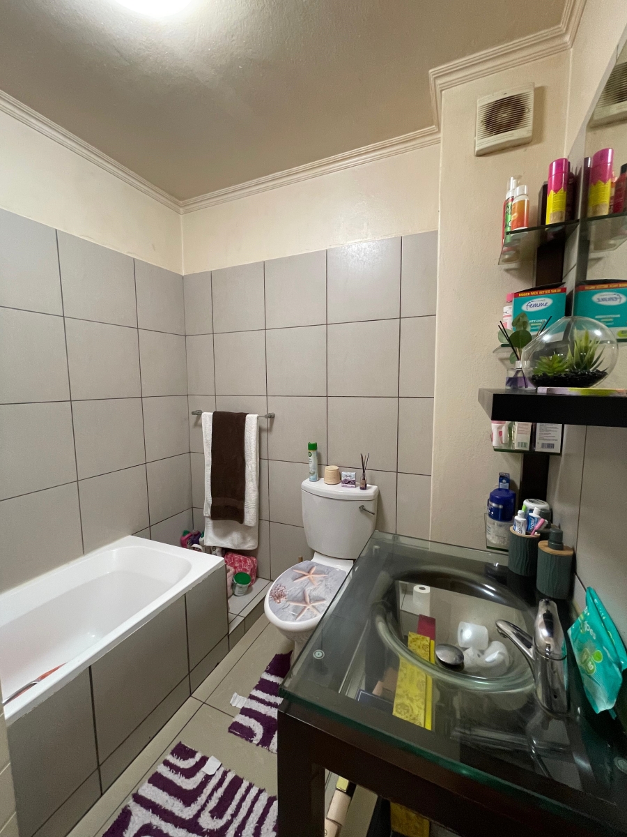 To Let 2 Bedroom Property for Rent in North Riding Gauteng