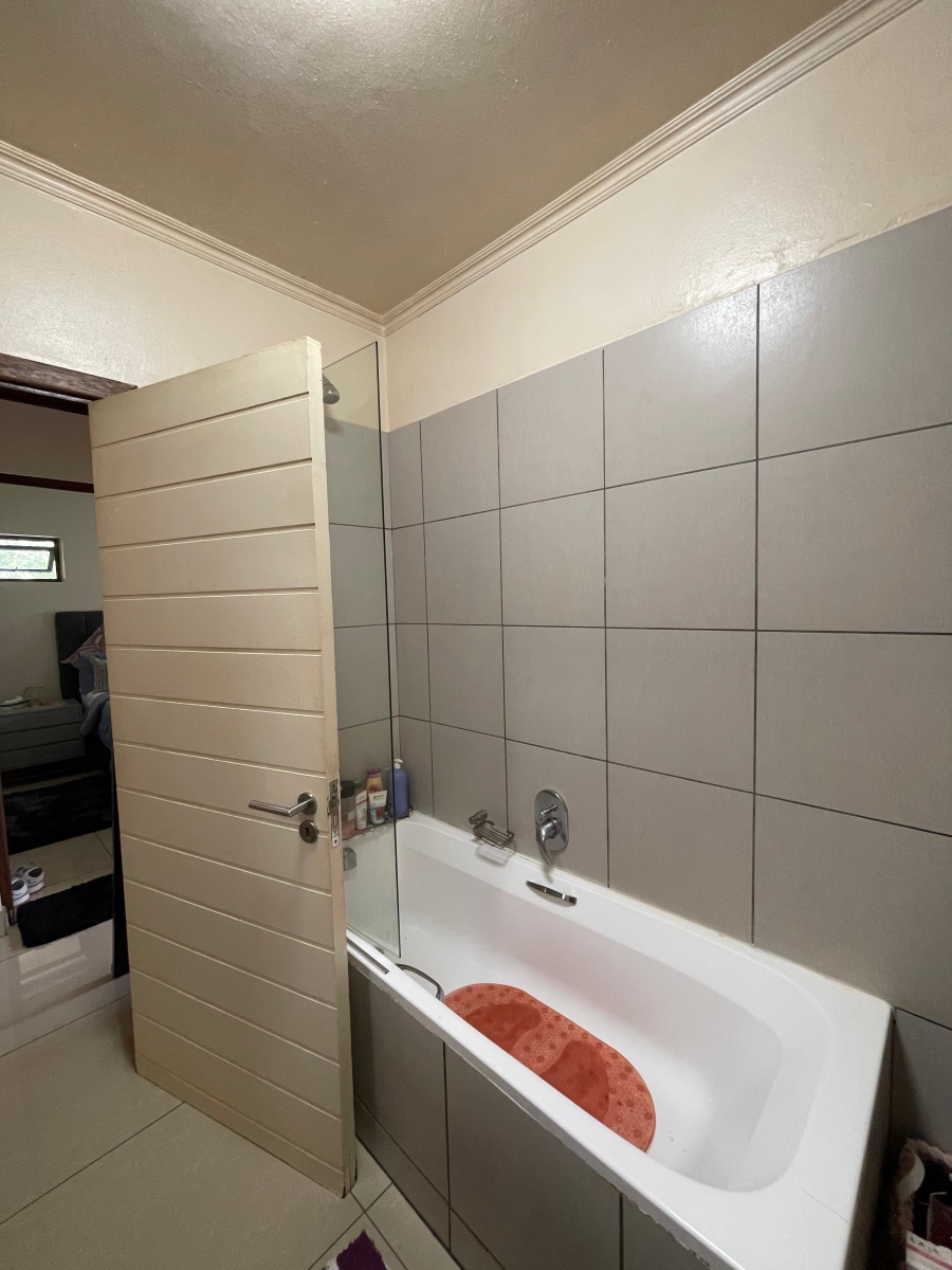 To Let 2 Bedroom Property for Rent in North Riding Gauteng