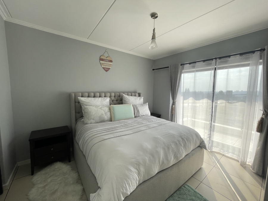 To Let 2 Bedroom Property for Rent in Broadacres Gauteng
