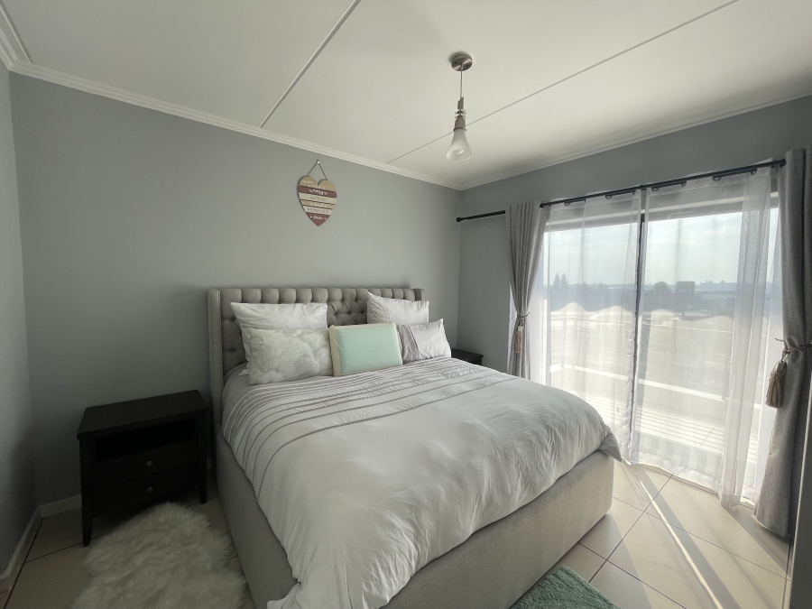 To Let 2 Bedroom Property for Rent in Broadacres Gauteng