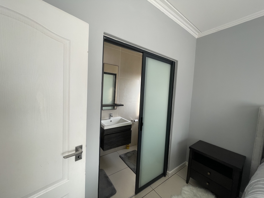 To Let 2 Bedroom Property for Rent in Broadacres Gauteng