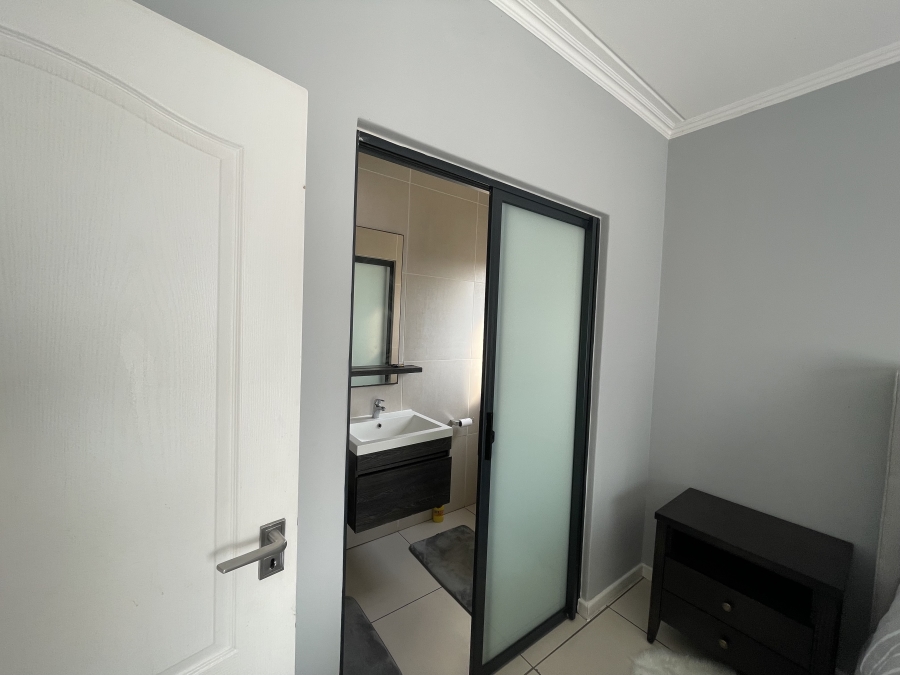 To Let 2 Bedroom Property for Rent in Broadacres Gauteng