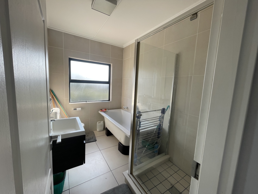 To Let 2 Bedroom Property for Rent in Broadacres Gauteng