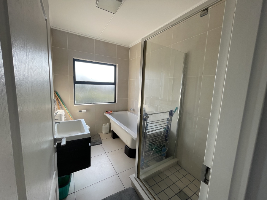 To Let 2 Bedroom Property for Rent in Broadacres Gauteng