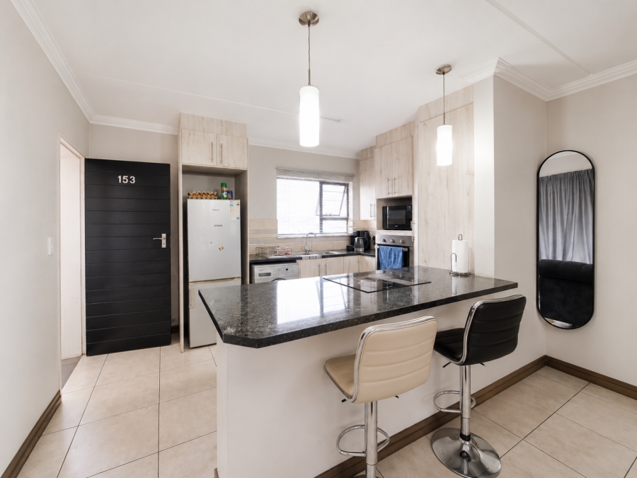 2 Bedroom Property for Sale in Rooihuiskraal North Gauteng