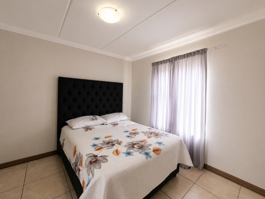 2 Bedroom Property for Sale in Rooihuiskraal North Gauteng