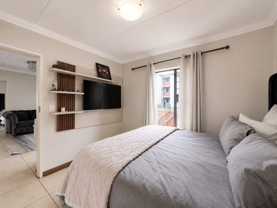 2 Bedroom Property for Sale in Rooihuiskraal North Gauteng