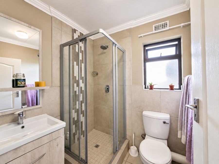 2 Bedroom Property for Sale in Rooihuiskraal North Gauteng