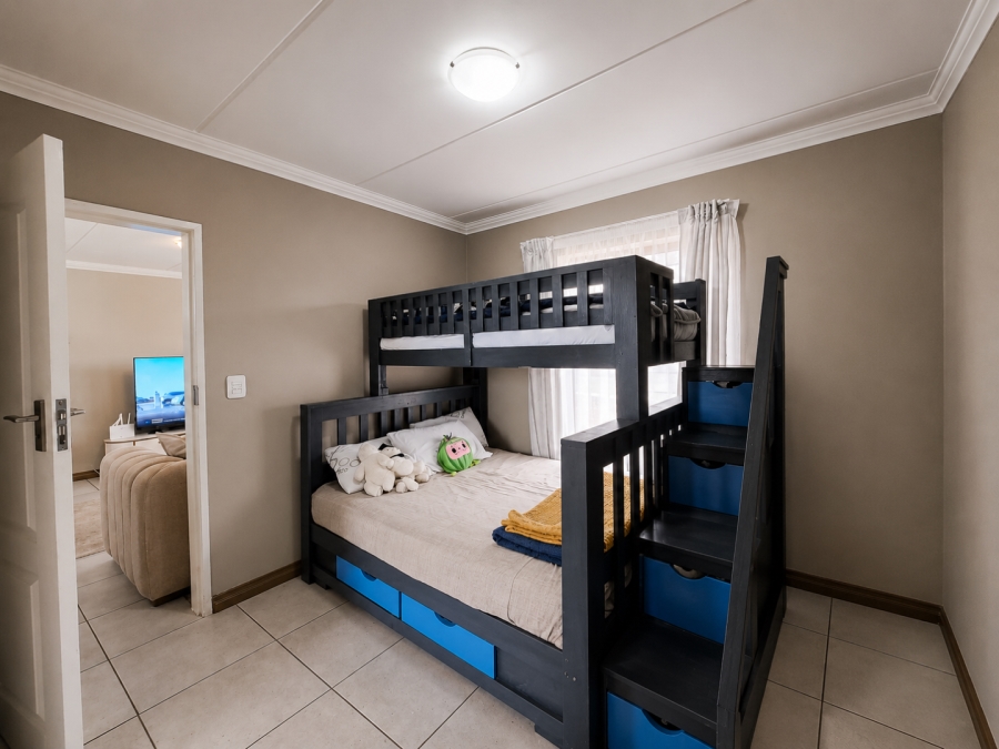 2 Bedroom Property for Sale in Rooihuiskraal North Gauteng