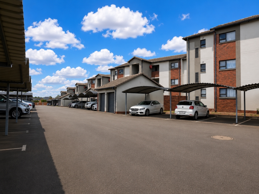 2 Bedroom Property for Sale in Rooihuiskraal North Gauteng