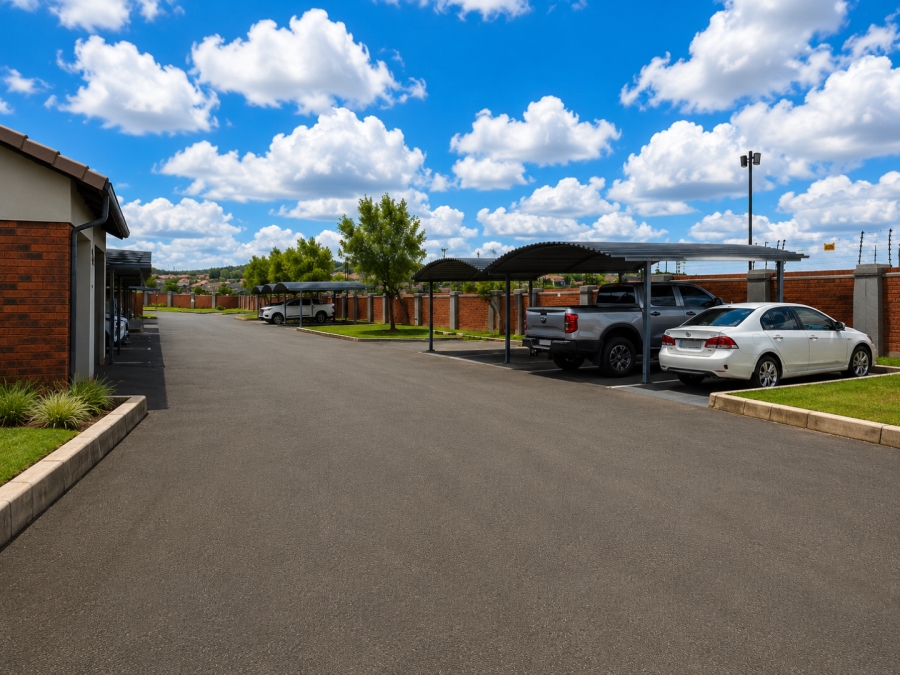2 Bedroom Property for Sale in Rooihuiskraal North Gauteng