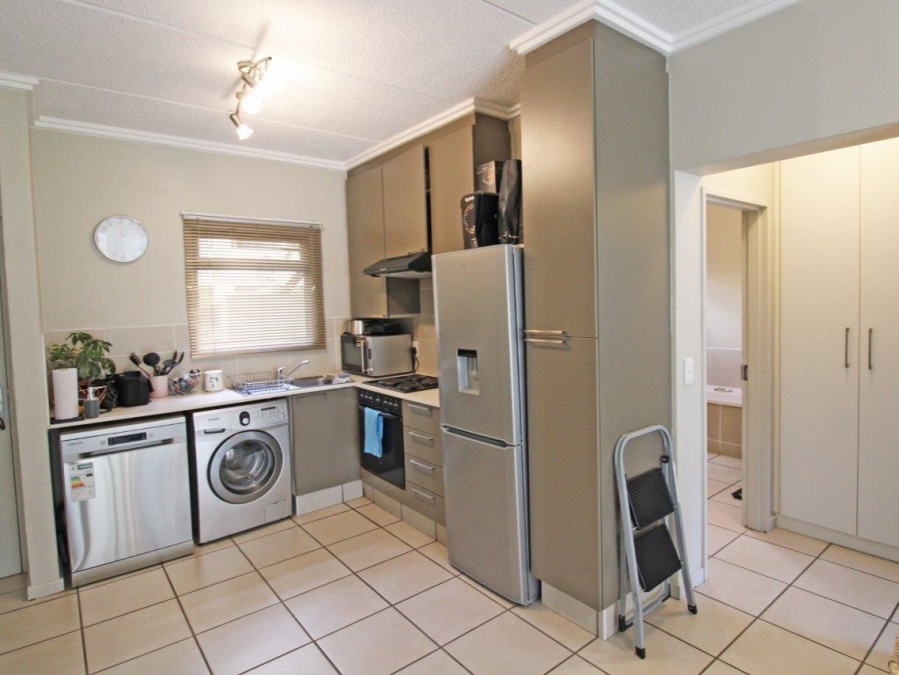 To Let 1 Bedroom Property for Rent in Bryanston Gauteng