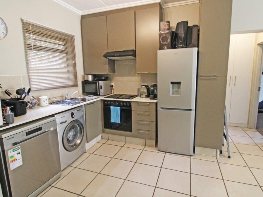 To Let 1 Bedroom Property for Rent in Bryanston Gauteng