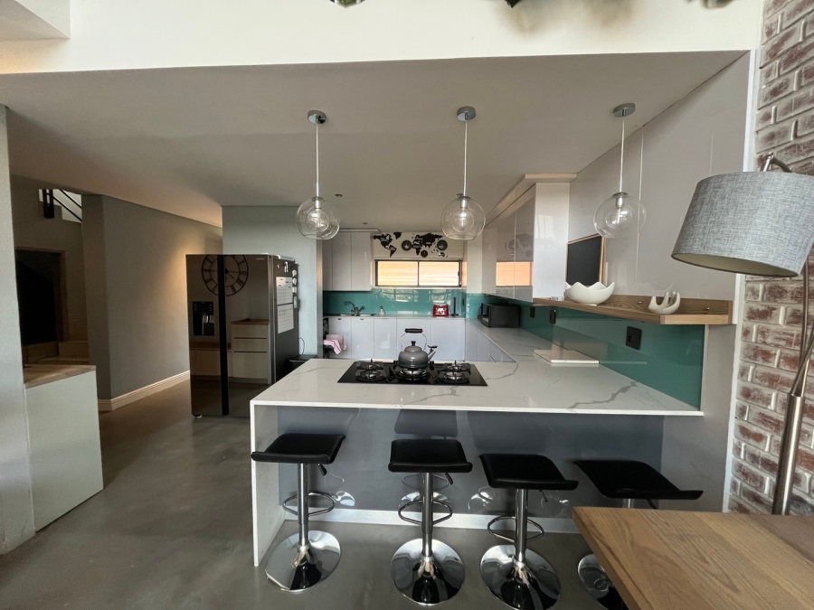 To Let 3 Bedroom Property for Rent in Atholl Gauteng
